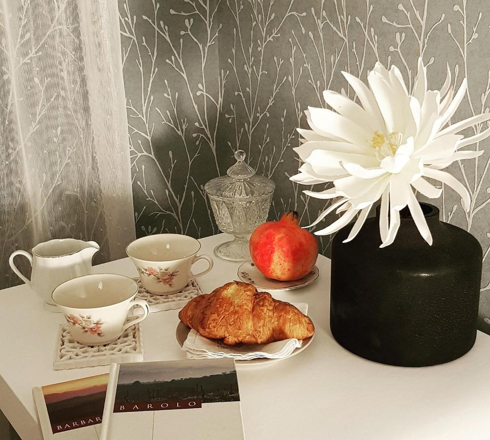 Bed and Breakfast Cortile Gancia - Sweet House Narzole Esterno foto